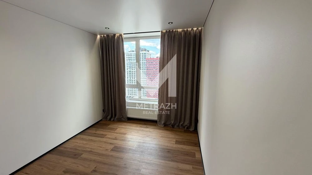 Нова 3к квартира 77 м² з ремонтом та меблями у ЖК Варшавськи