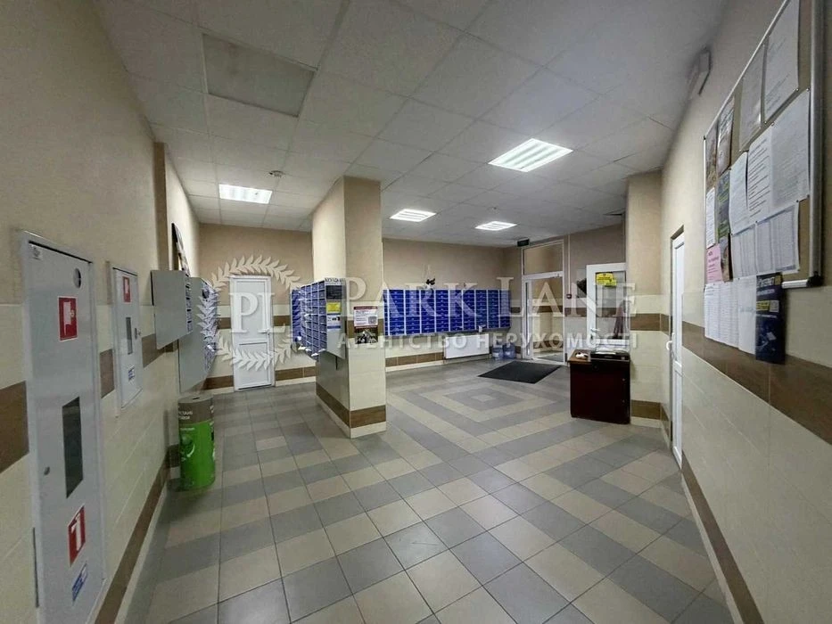 Продаж 1 кімнатна квартира просп. Академіка Глушкова 9-Д пло