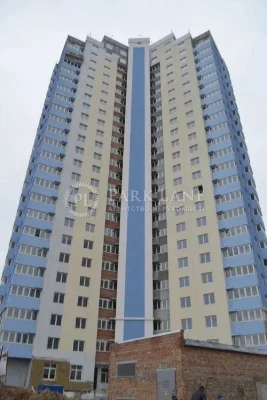 Продаж 1 кімнатна квартира просп. Академіка Глушкова 9-Д пло