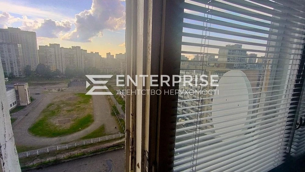 Продаж 2-к. квартири в. Бальзака 59,4 м2 Деснянський р.