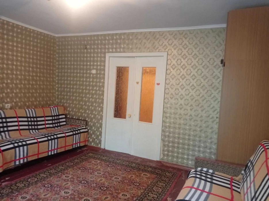 +Продам 2 ком. квартиру район Набережной 21 500 дол.