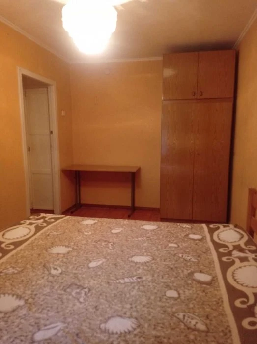 +Продам 2 ком. квартиру район Набережной 21 500 дол.