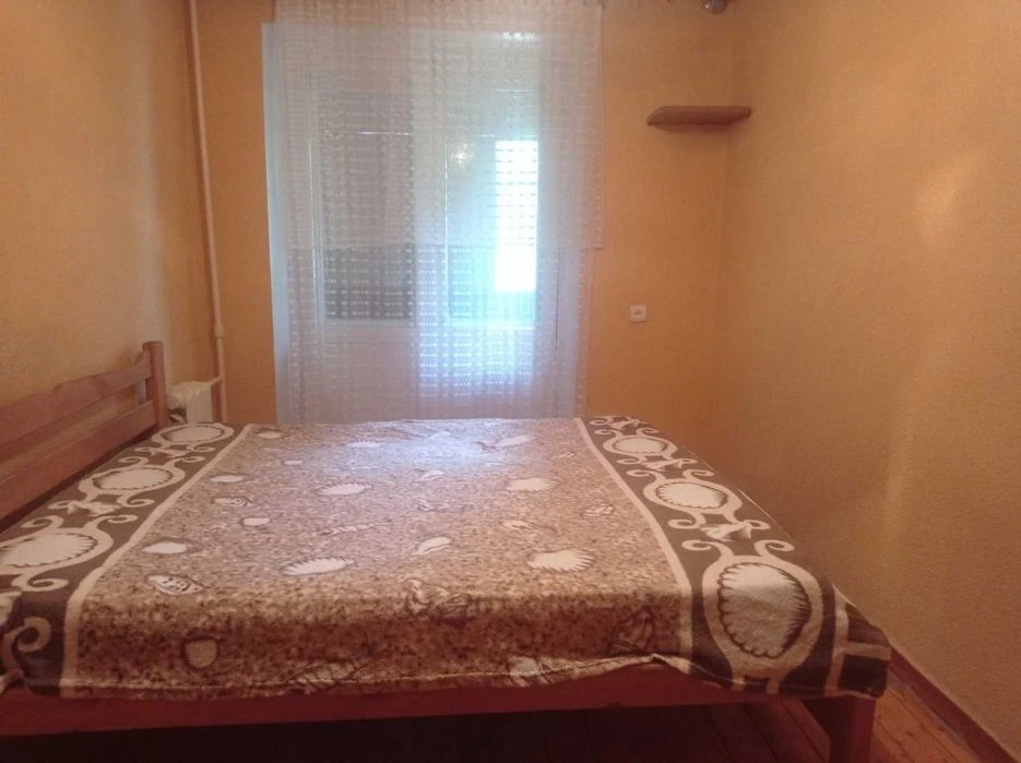 +Продам 2 ком. квартиру район Набережной 21 500 дол.