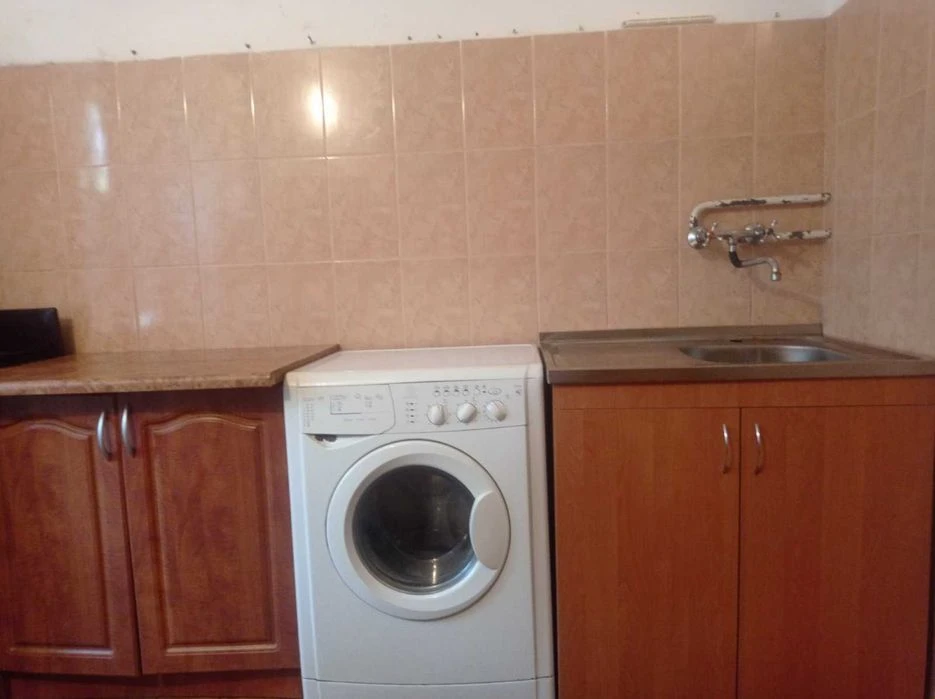 +Продам 2 ком. квартиру район Набережной 21 500 дол.