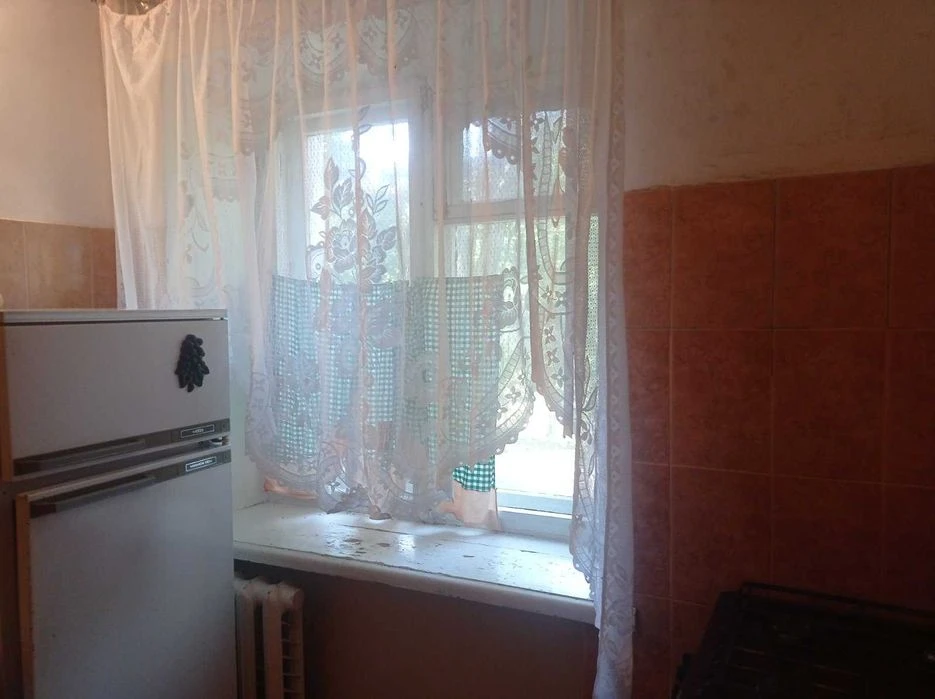 +Продам 2 ком. квартиру район Набережной 21 500 дол.