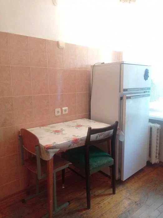 +Продам 2 ком. квартиру район Набережной 21 500 дол.