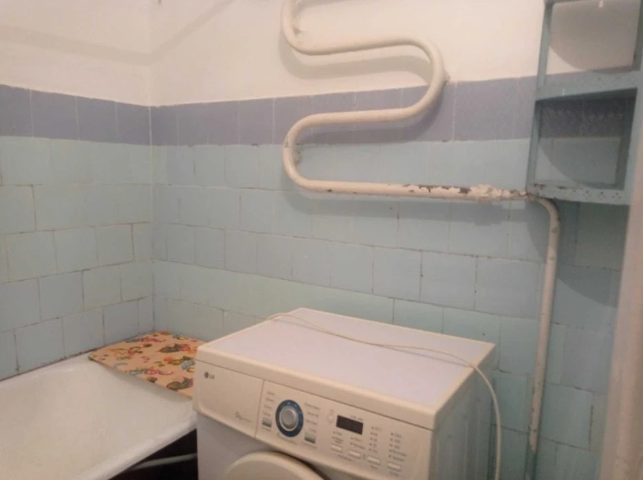 +Продам 2 ком. квартиру район Набережной 21 500 дол.