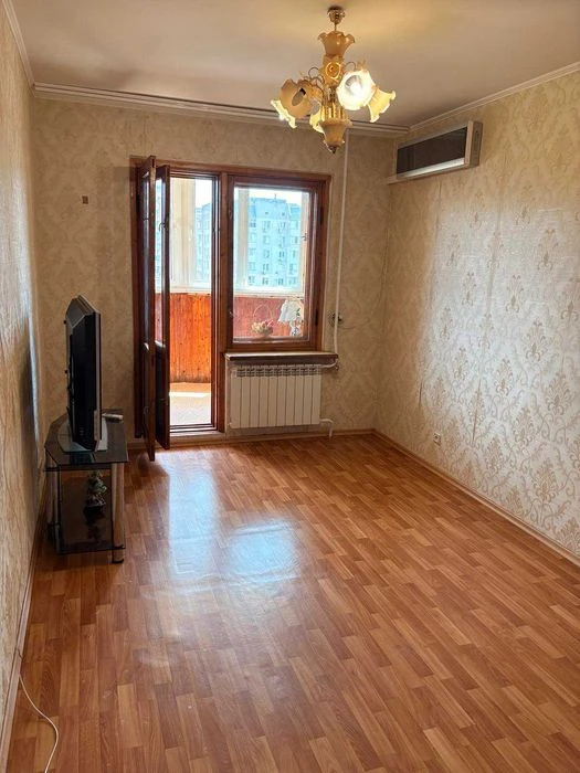Продам 3 ком. с тремя лоджиями ул. Семена Палия / Заболотн