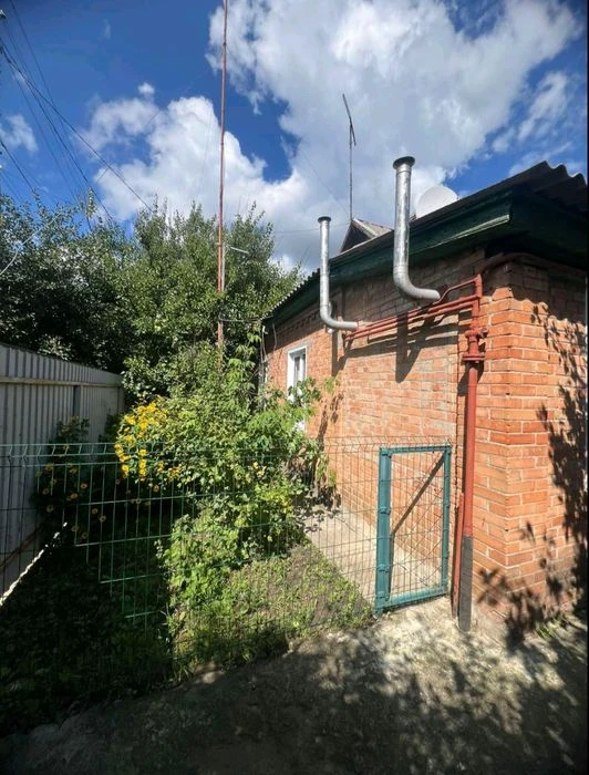 Браїлки. Продається окремий добротний будинок  зі зручностям
