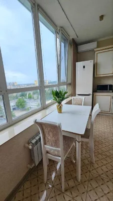 Продам  квартиру  з дизайнерським ремонтом на ж/м Сонячний (