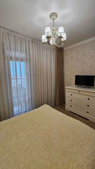 Продам  квартиру  з дизайнерським ремонтом на ж/м Сонячний (