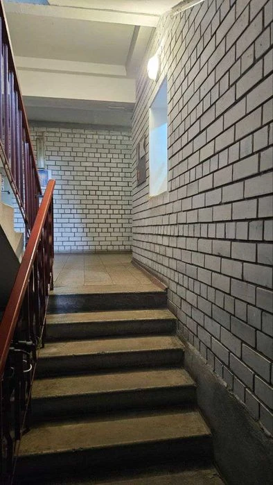 Продам  квартиру  з дизайнерським ремонтом на ж/м Сонячний (