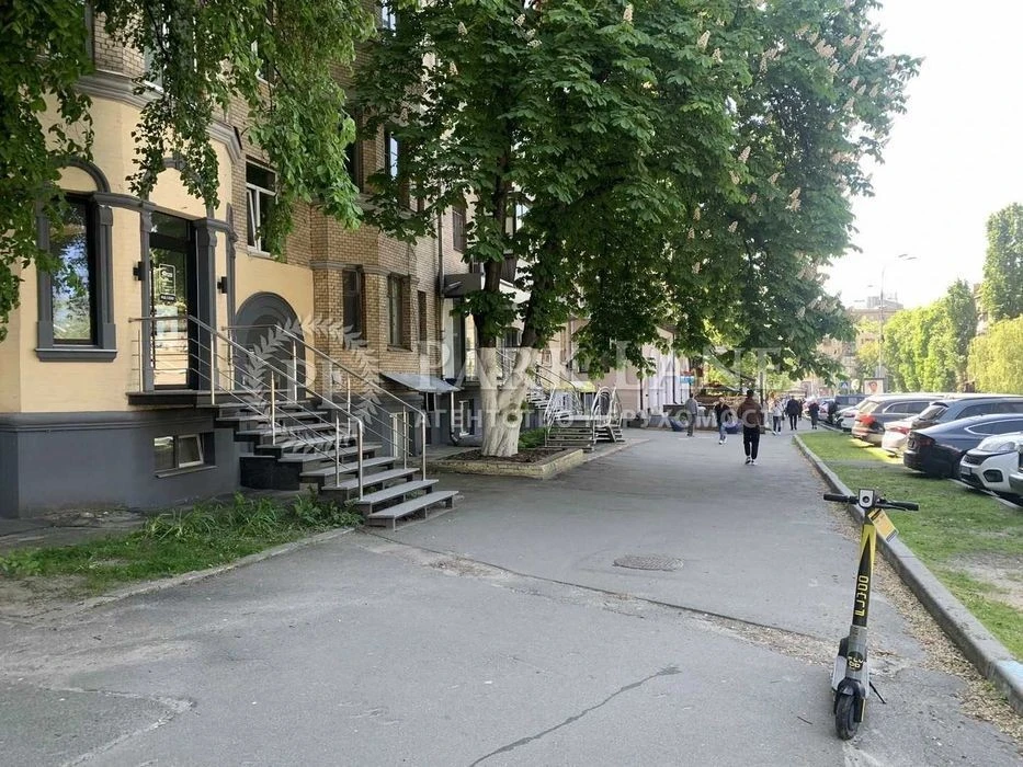 оренда квартири 2км 54,3м 3пов. вул. Мечникова 16 станція ме