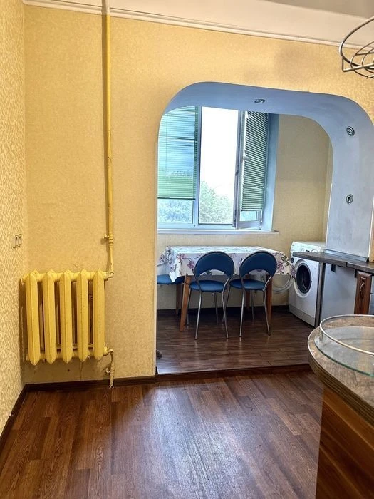 Здам 1 кімнатну квартиру на Севастопольскій площі