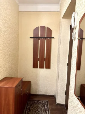 Здам 1 кімнатну квартиру на Севастопольскій площі