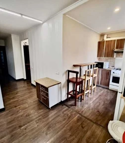 For sale 2-room apartment, 45 m2, 5/5 on Derevyanko street, m.