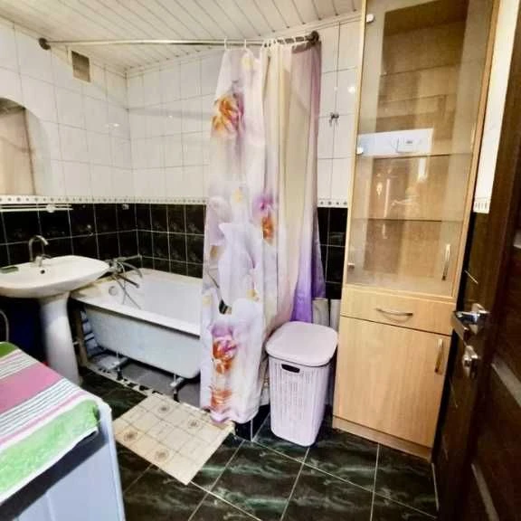 For sale 2-room apartment, 45 m2, 5/5 on Derevyanko street, m.