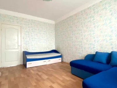 ID 368. ДВРЗ, метро Чернігівська, вул. Алматинська, 41А, Дар