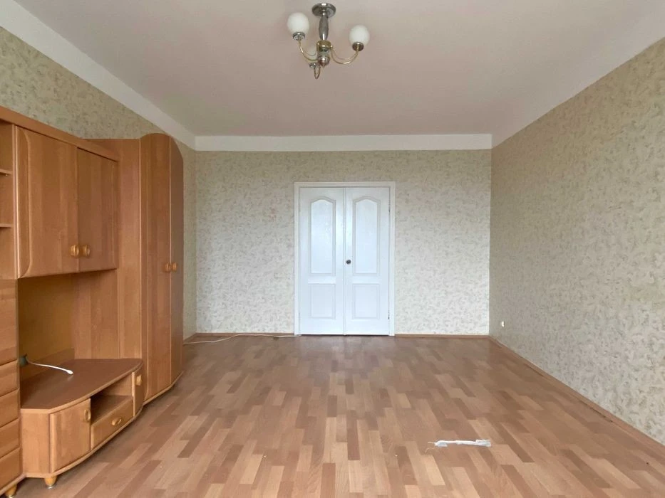 ID 368. ДВРЗ, метро Чернігівська, вул. Алматинська, 41А, Дар