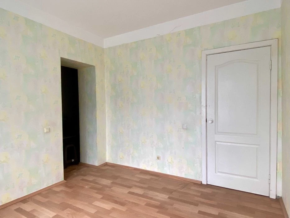 ID 368. ДВРЗ, метро Чернігівська, вул. Алматинська, 41А, Дар