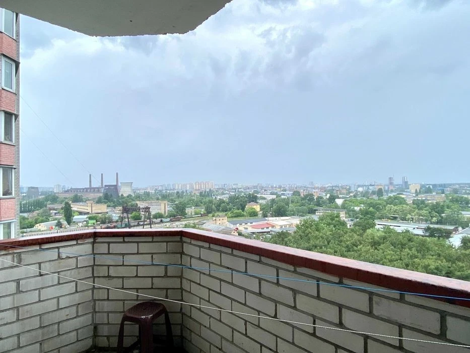 ID 368. ДВРЗ, метро Чернігівська, вул. Алматинська, 41А, Дар