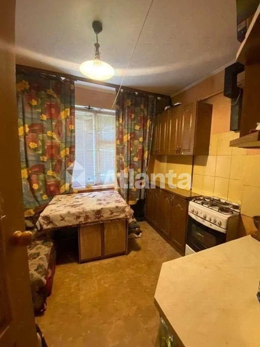 Продам 1 к.кв. на низькому поверсі в супер локаціі Таірова!