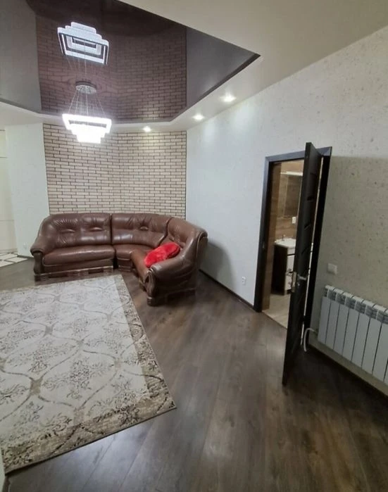 Простора 2к на зручному поверсі не кутова, усе залишається!!