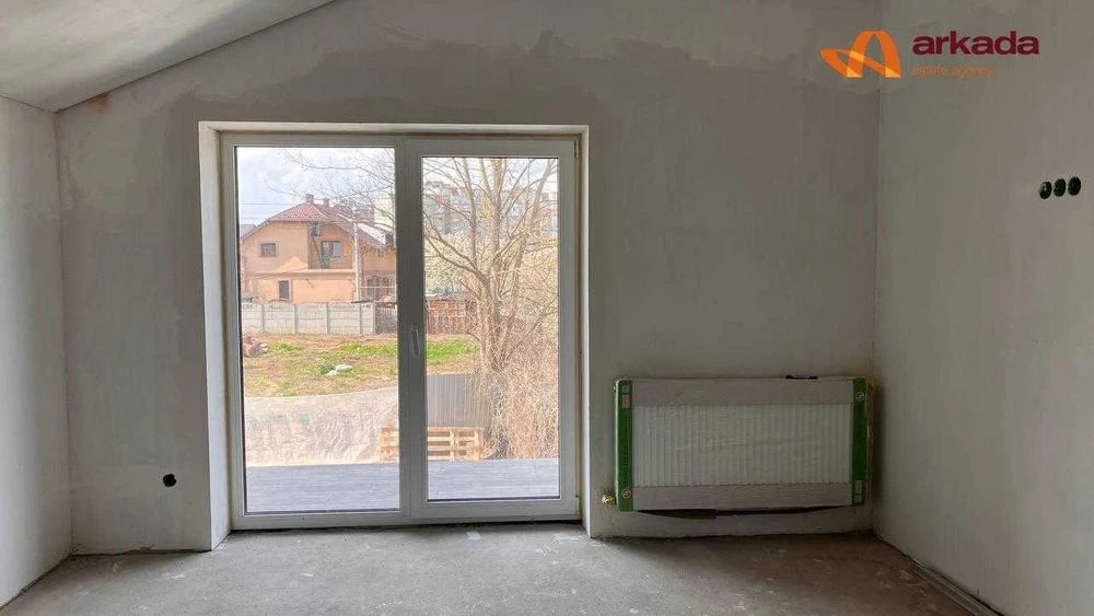 Продаю готовий сучасний будинок в районі ТЦ Арсен.
