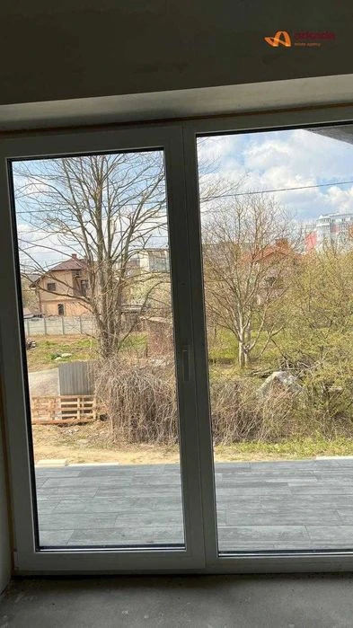 Продаю готовий сучасний будинок в районі ТЦ Арсен.