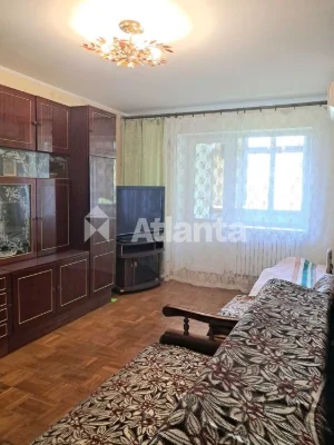Двокімнатна квартира в цегляному будинку Черемушки.
