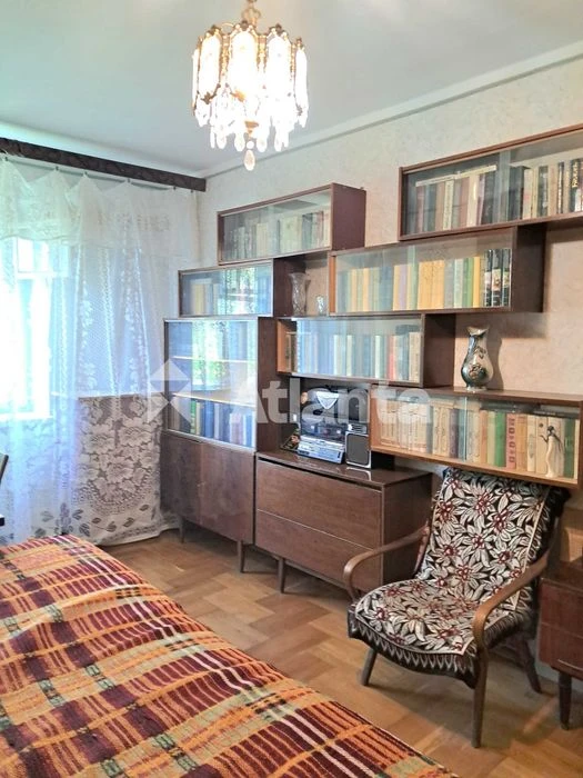 Двокімнатна квартира в цегляному будинку Черемушки.