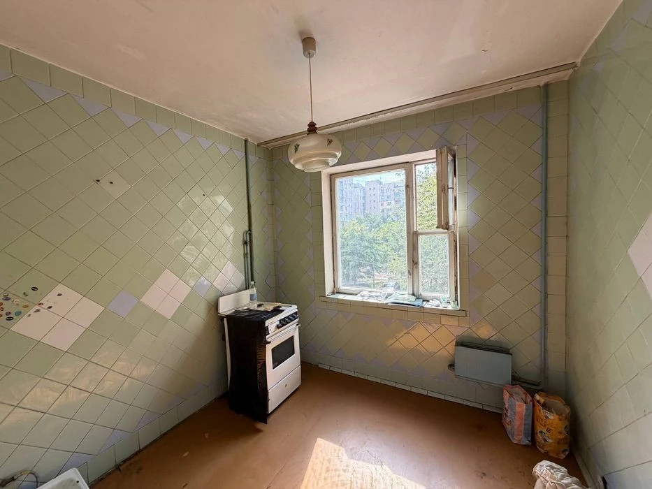 3 км кварира по вул. Вірменська, 5 м. Київ