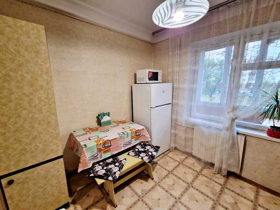 Квартира. Київ, Оболонський просп.