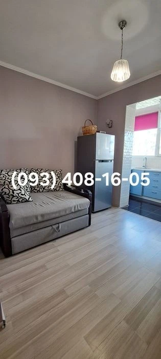 Продається 1-кімнатна квартира по вул. Анни Ахматової, 14 Б.