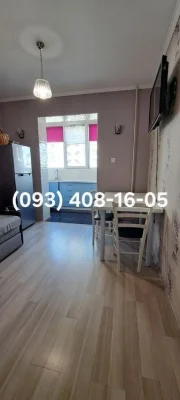Продається 1-кімнатна квартира по вул. Анни Ахматової, 14 Б.
