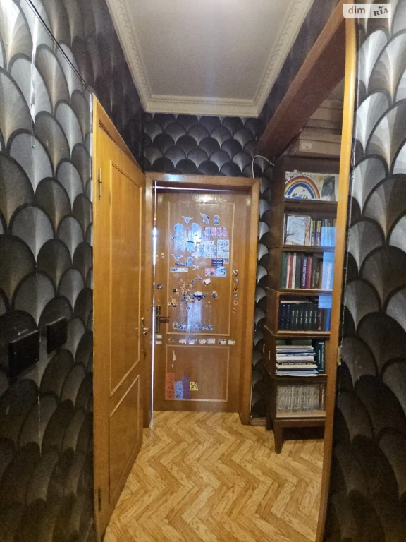 Продаж Квартира Середній Фонтан