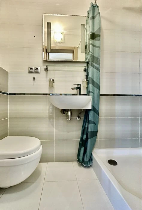 Вул. Сергія Берегового (Мартиросяна), 2/6. Продаж квартири з