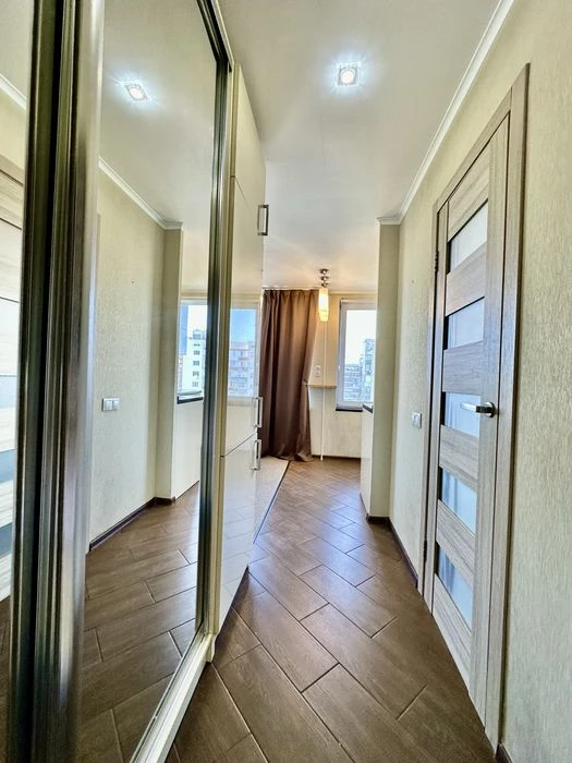 Вул. Сергія Берегового (Мартиросяна), 2/6. Продаж квартири з