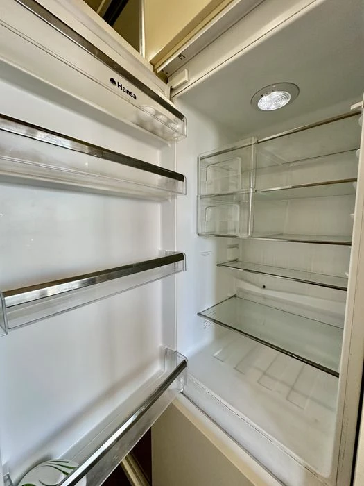 Вул. Сергія Берегового (Мартиросяна), 2/6. Продаж квартири з