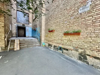 Вул. Сергія Берегового (Мартиросяна), 2/6. Продаж квартири з