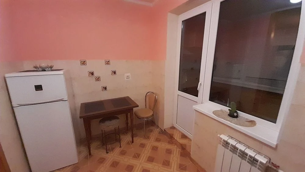 Продажа 1кiмнатна квартира, метро Осокорки-50 тис. евро