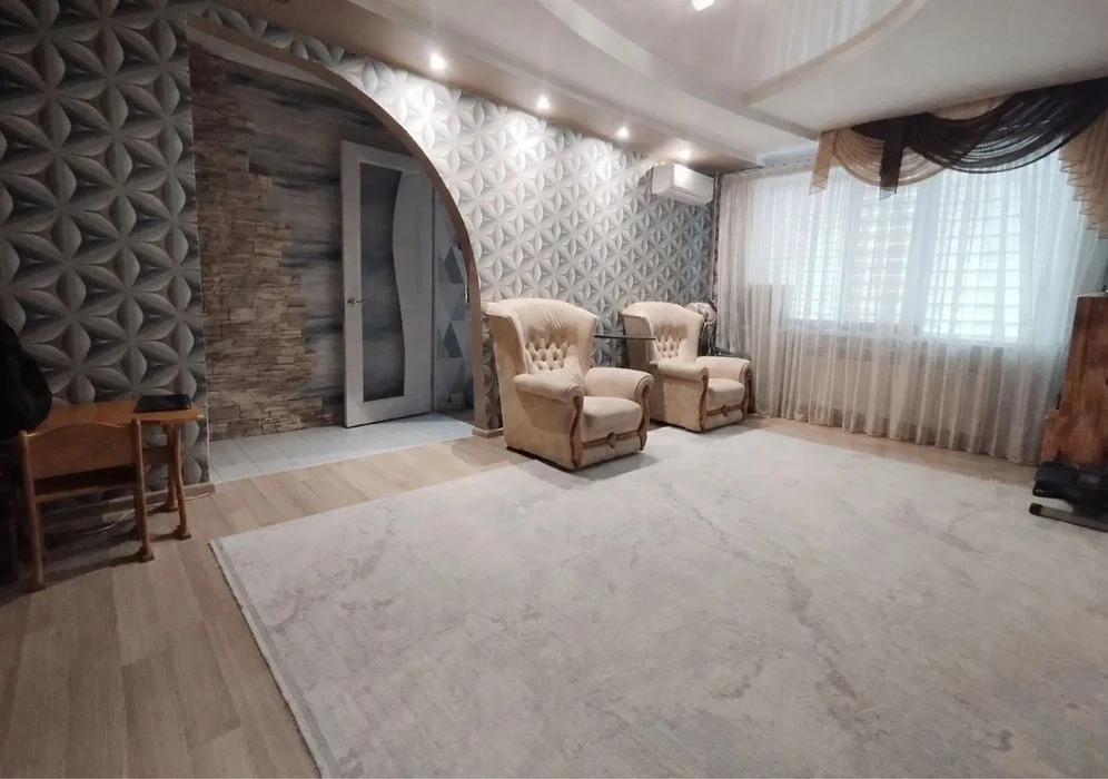 Продаж 3к квартири на вул. Батумській