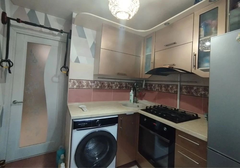 Продаж 3к квартири на вул. Батумській