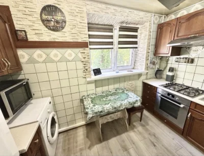 Продаж однокімнатної квартири з меблями і технікою!