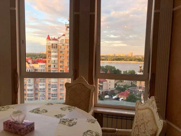 Квартира. Київ, Володимира Івасюка просп. (Героїв Сталінград
