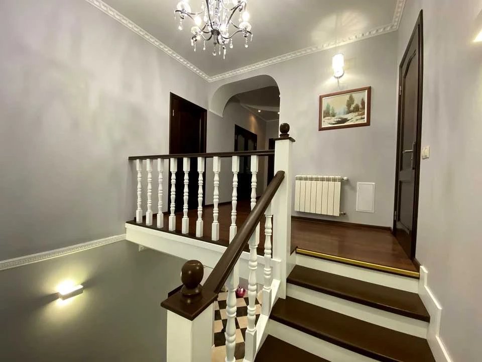 Будинок. Київ, Богатирська вул.