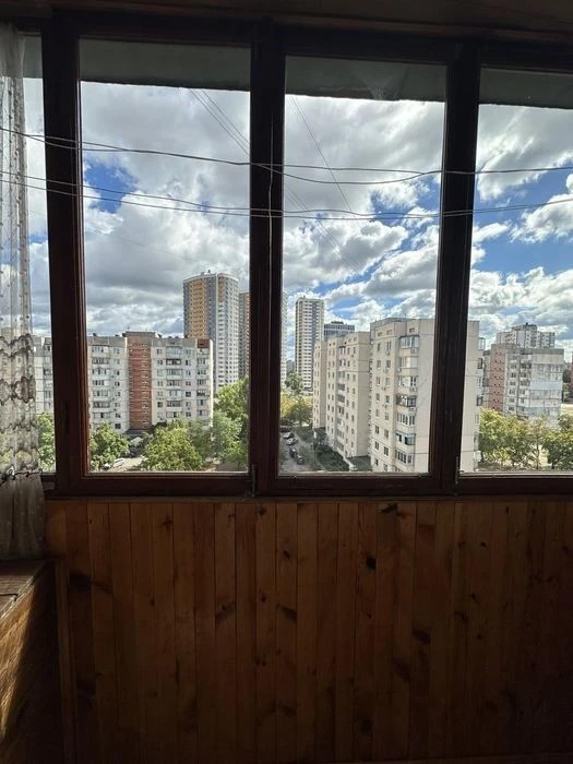 Здам в оренду 1-кімнатну квартиру на вул. Райдужній, 2Б. Мас