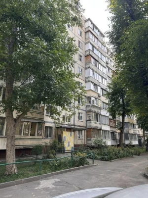 Оренда 2кв 57м Парково-Сирецька 4-А 1 поверх Газ Метро 10хв