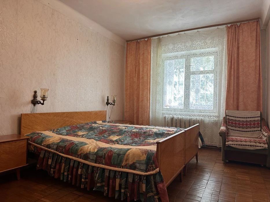 Оренда 2кв 57м Парково-Сирецька 4-А 1 поверх Газ Метро 10хв