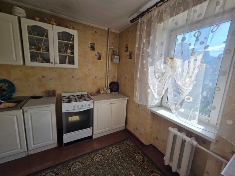 Продам 2х комнатная в кирпичном доме Янтарная/Универсальная